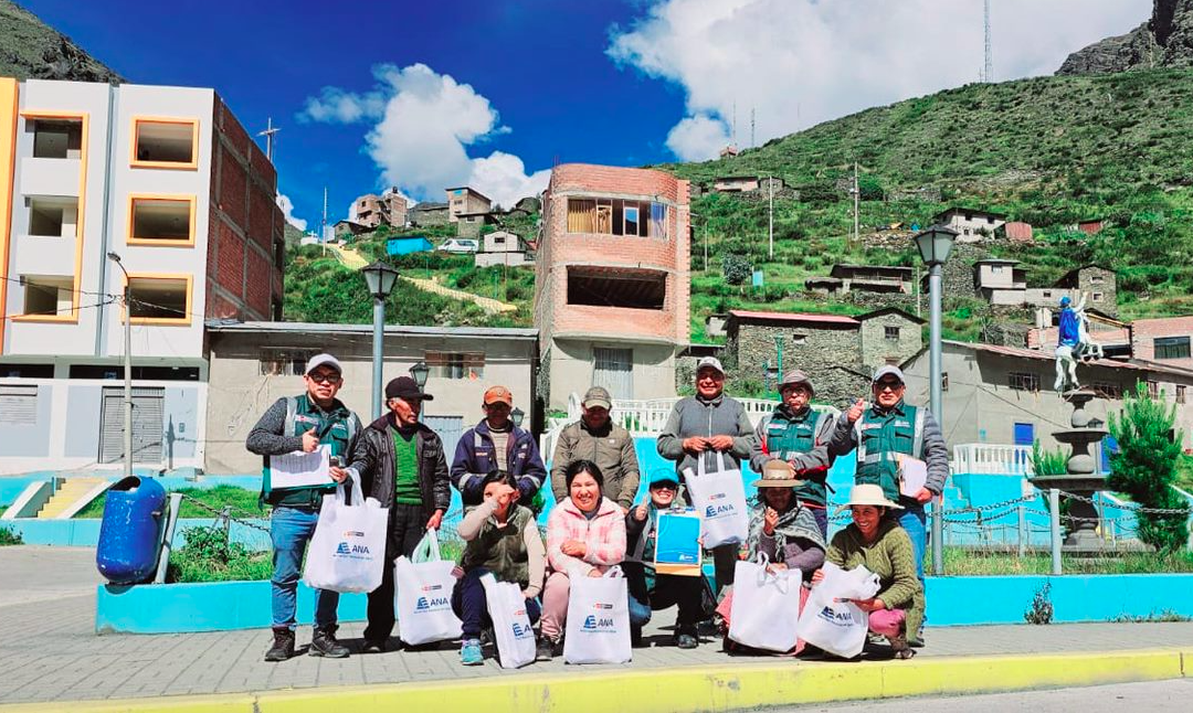 Peruvian Andean community authorities offer support for glacier monitoring in the Carabaya and Apolobamba mountain ranges