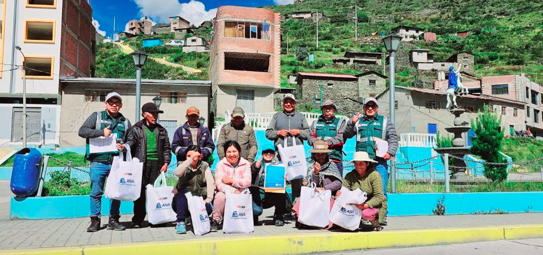 Lideranças comunitárias dos Andes peruanos oferecem apoio ao monitoramento de geleiras nas cordilheiras de Carabaya e Apolobamba