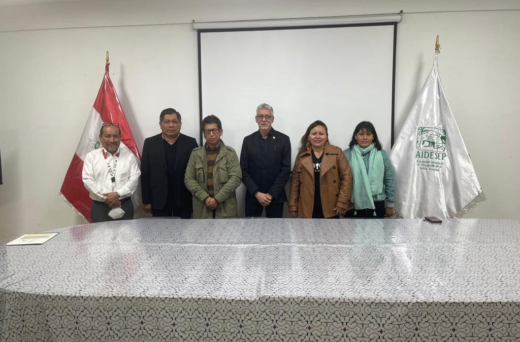OTCA y AIDESEP intercambian estrategias para la protección de la salud de pueblos indígenas y capacitación de agentes comunitarios