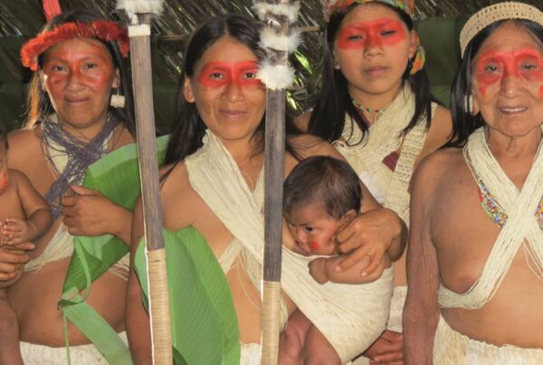 Waorani Women. Foto: Yasuni Waorani, licenciada como CC BY-NC-SA 2.0.